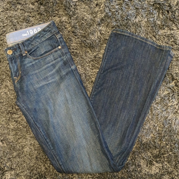 GAP Bootcut Jeans - Picture 2 of 7